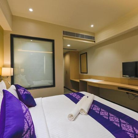 Purple Beds By Vits Dwarkesh, Surat Hotel Salabatpura Luaran gambar