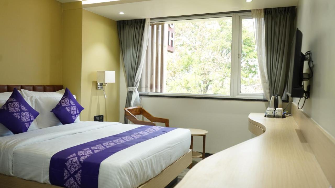 Purple Beds By Vits Dwarkesh, Surat Hotel Salabatpura Luaran gambar