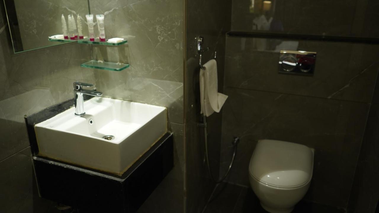 Purple Beds By Vits Dwarkesh, Surat Hotel Salabatpura Luaran gambar