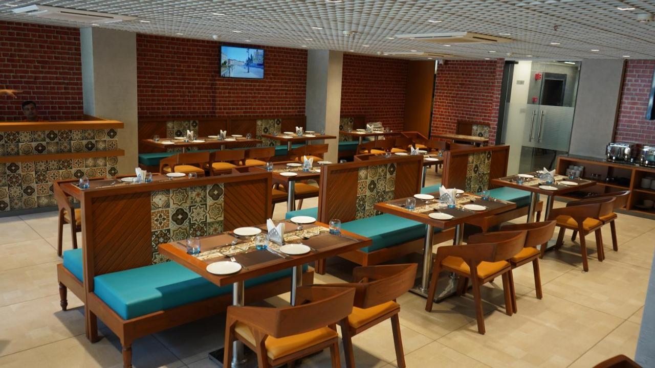 Purple Beds By Vits Dwarkesh, Surat Hotel Salabatpura Luaran gambar