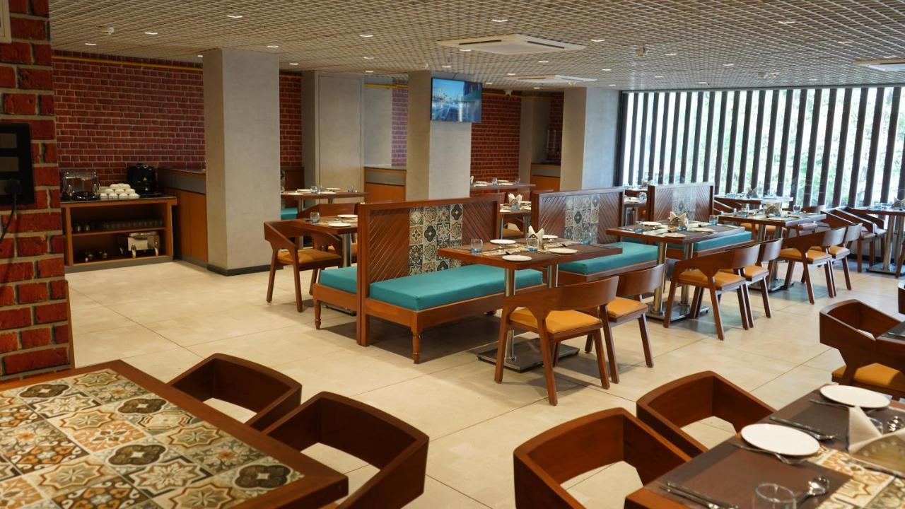 Purple Beds By Vits Dwarkesh, Surat Hotel Salabatpura Luaran gambar