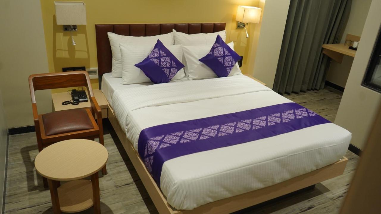 Purple Beds By Vits Dwarkesh, Surat Hotel Salabatpura Luaran gambar