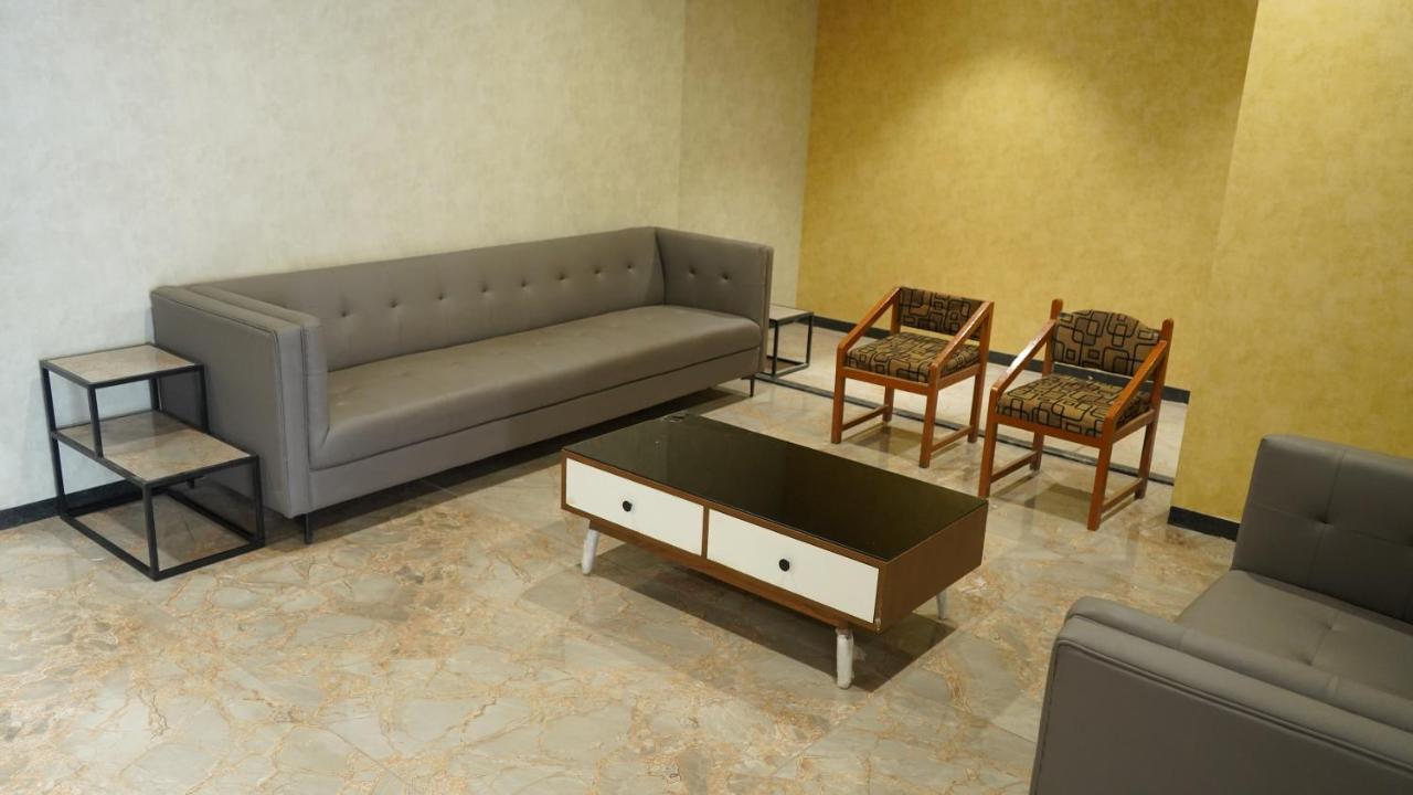 Purple Beds By Vits Dwarkesh, Surat Hotel Salabatpura Luaran gambar
