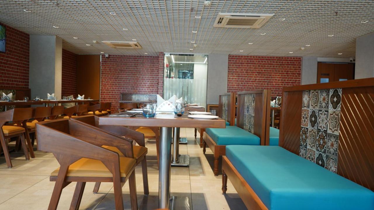 Purple Beds By Vits Dwarkesh, Surat Hotel Salabatpura Luaran gambar
