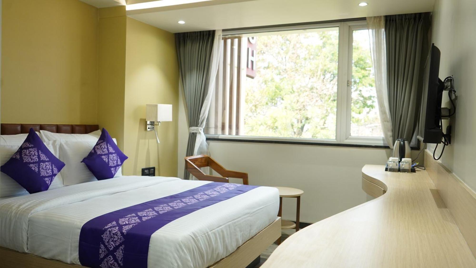 Purple Beds By Vits Dwarkesh, Surat Hotel Salabatpura Luaran gambar