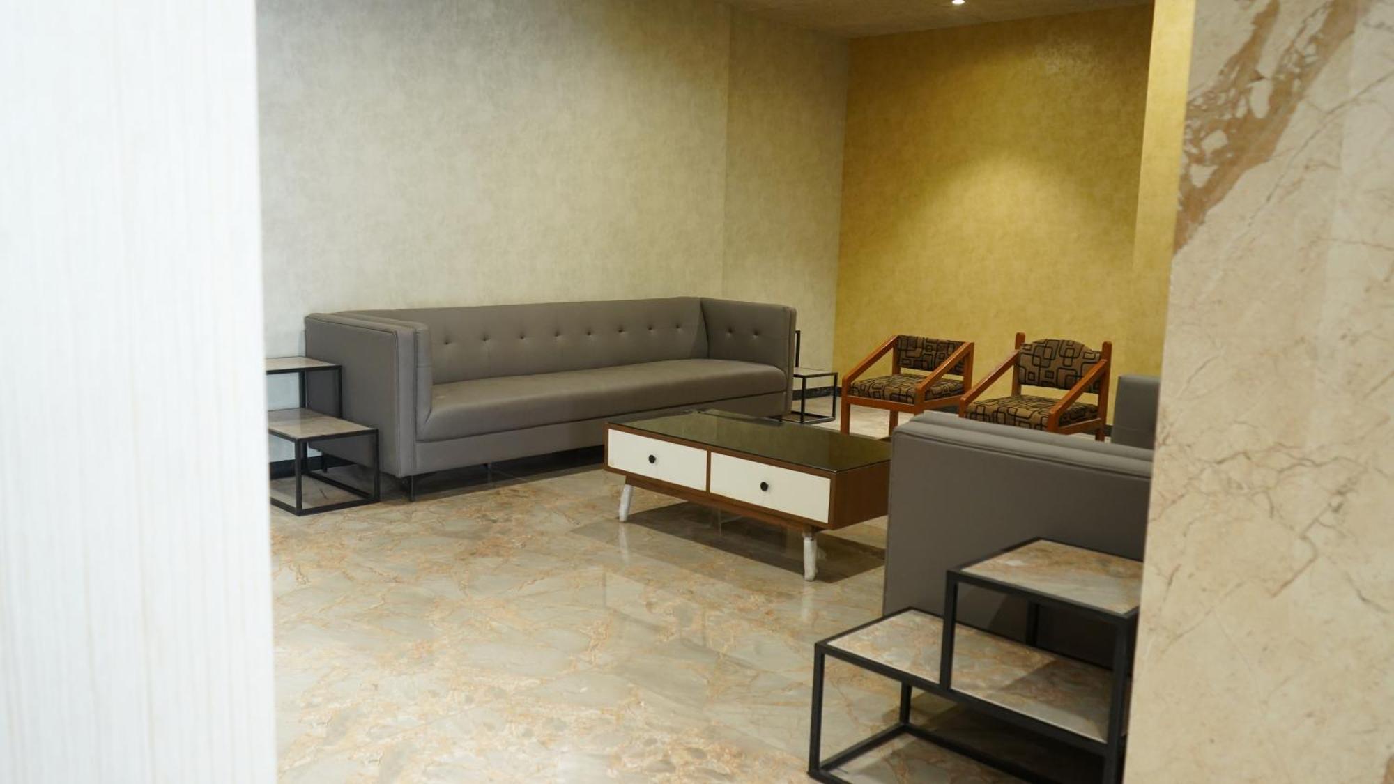 Purple Beds By Vits Dwarkesh, Surat Hotel Salabatpura Luaran gambar